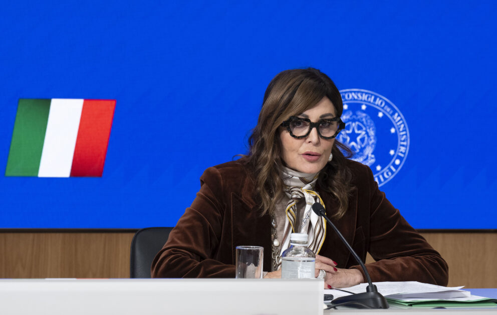 Daniela Santanchè e Carlo Nordio nel mirino delle opposizioni