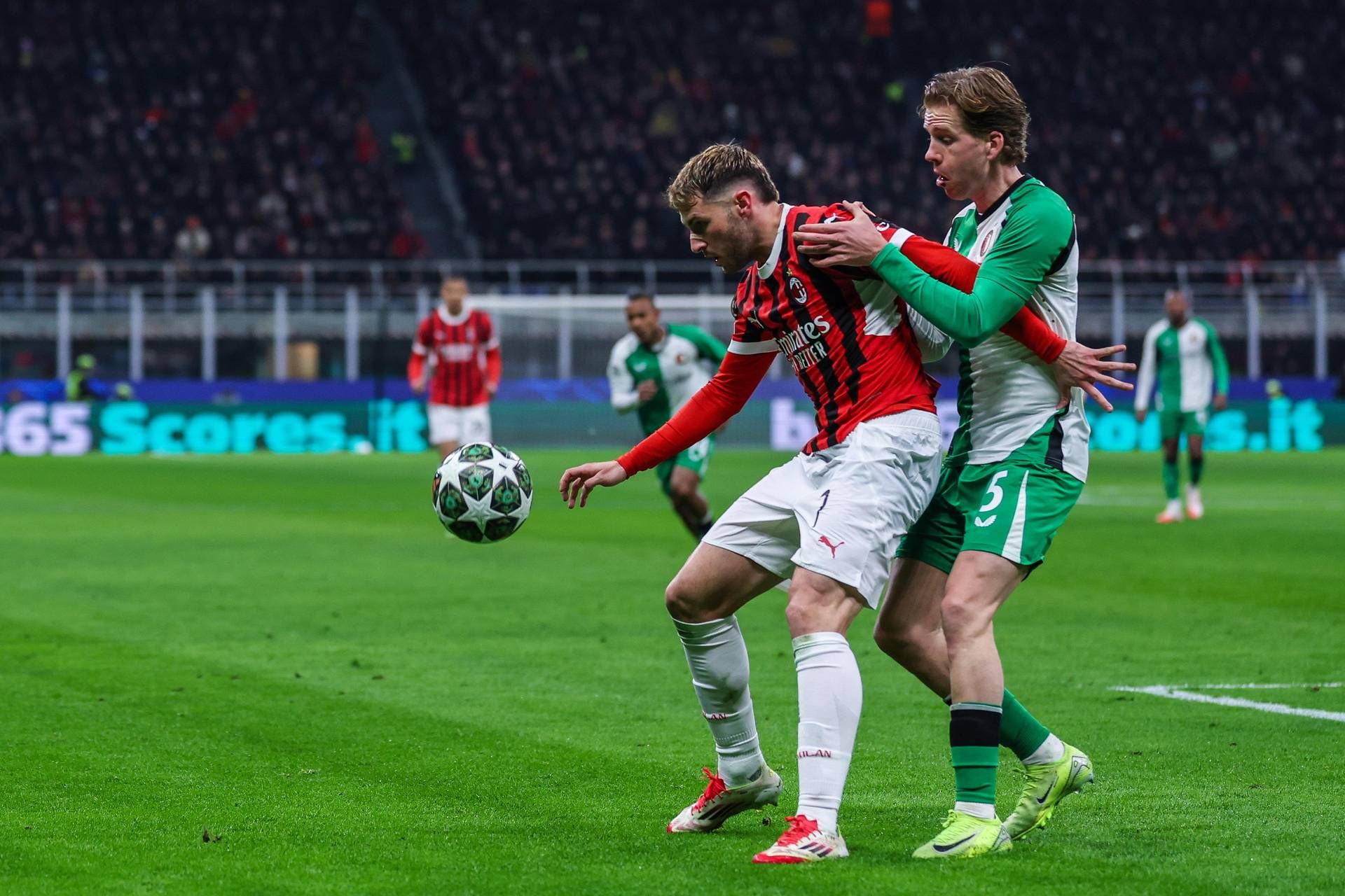 i rossoneri pareggiano 1-1 a San Siro contro il Feyenoord e salutano la Champions ai playoff.