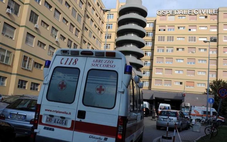 Ospedale Pescara, morto un paziente di 32 anni precipitato dal V piano